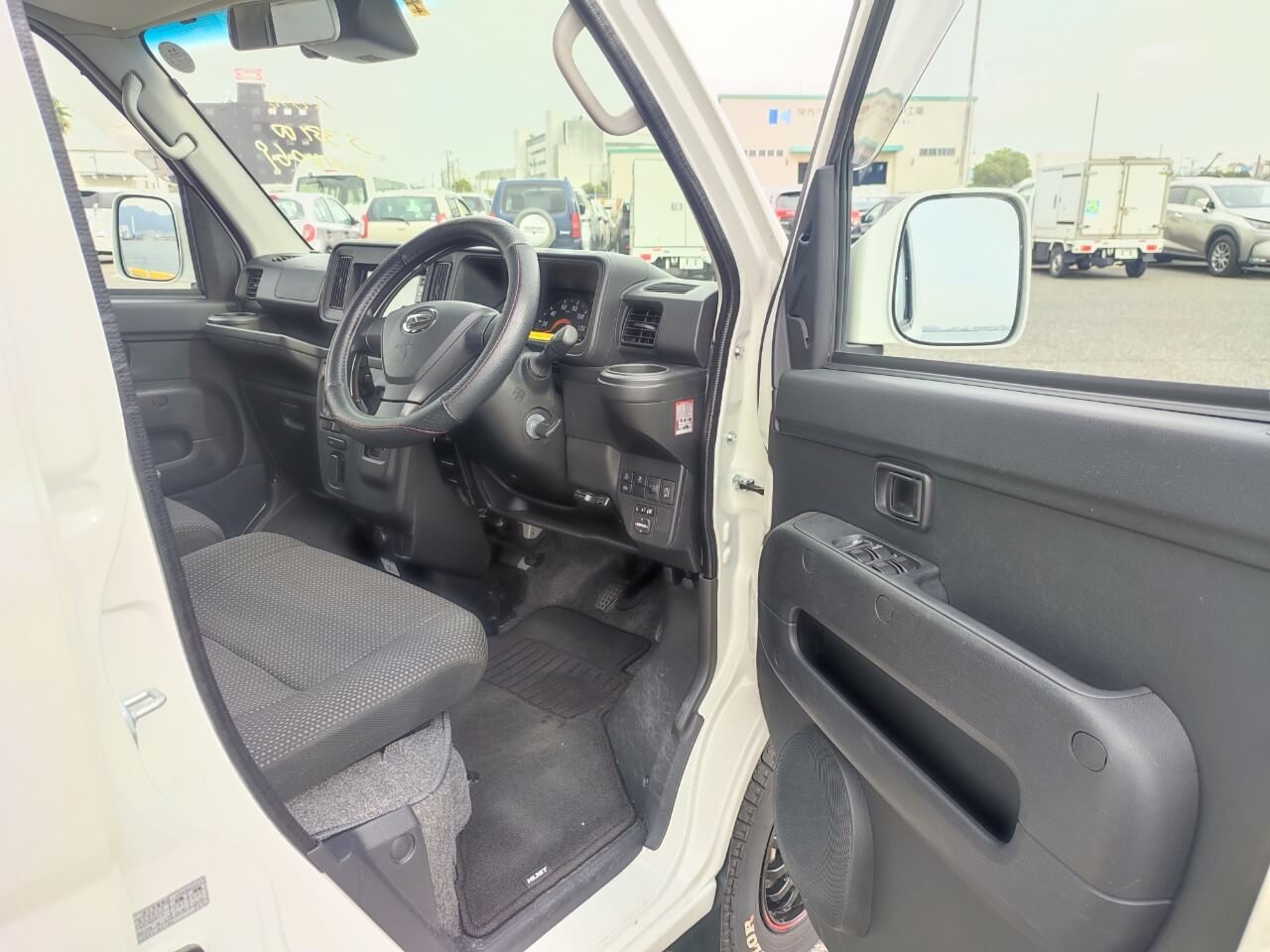 2020 Daihatsu Deck Van add image thumbnail